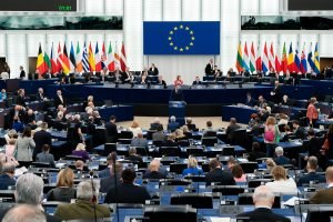 Ε.Ε.: Το 87% των ευρωβουλευτών ψήφισε την οδηγία για την εργασία σε πλατφόρμες, παρά τις πολυετείς διαφωνίες