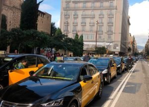 Βαρκελώνη: Απεργία των οδηγών ταξί στις 8 Σεπτεμβρίου για την έλλειψη ρύθμισης των ενοικιαζόμενων