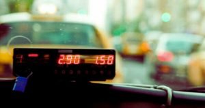 Βουλγαρία: Τα ταξίμετρα θα δείχνουν τις τιμές σε ευρώ από την 1η Ιανουαρίου 2026
