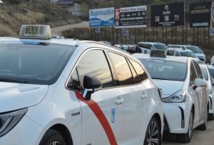 Mαδρίτη: Εταιρεία λεωφορείων πίσω από την απόπειρα απόκτησης 195 αδειών ταξί