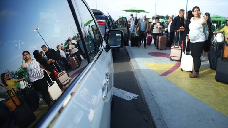 ΗΠΑ: Η Uber εποφθαλμιά τις δημόσιες συγκοινωνίες προσφέροντας υπηρεσία μαζικής μεταφοράς με λεωφορεία