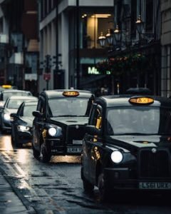 Λονδίνο: Επιτακτική η ανάγκη διορισμού ενός επιτρόπου για τα ταξί και τα ιδιωτικά οχήματα μίσθωσης για την αντιμετώπιση της κρίσης