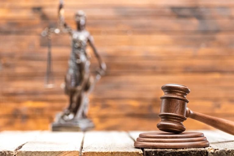 Ισπανία: Ενώσεις ταξί ανακοινώνουν νομικές ενέργειες κατά εταιρείας που διαχειρίζεται 200 ενοικιαζόμενα