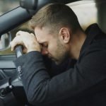 Πώς οι οδηγοί ταξί μπορούν να αποφύγουν το φαινόμενο του μικρο-ύπνου, που οφείλεται στην κόπωση και την αλλαγή της ώρας