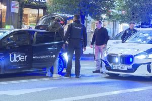 Μαδρίτη: Οδηγός της Uber μετέφερε πέντε επιβάτες, έναν από αυτούς στο πορτ-μπαγκάζ