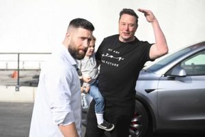 Γερμανία: H πλειονότητα των κατοίκων δεν θα αγόραζε Tesla – οι πολιτικές επιλογές του Μασκ μειώνουν τις πωλήσεις στο μισό