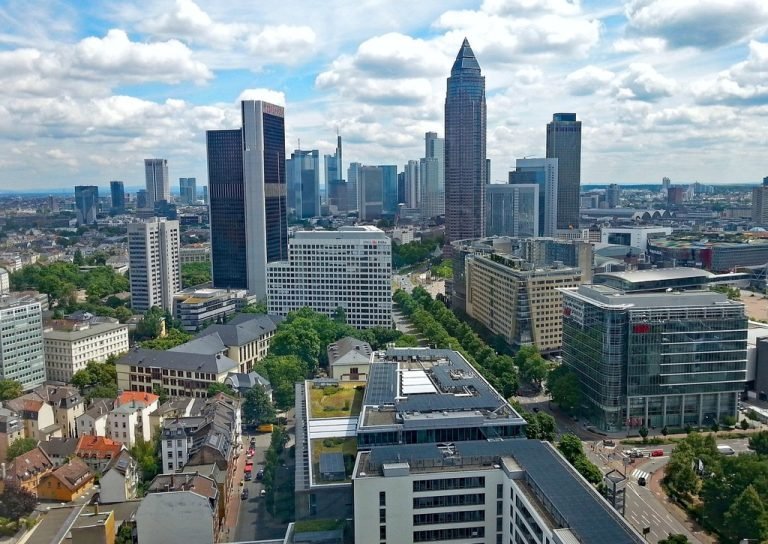 Φρανκφούρτη: Eννέα στα δέκα ενοικιαζόμενα οχήματα που ελέγχονται είναι παράνομα