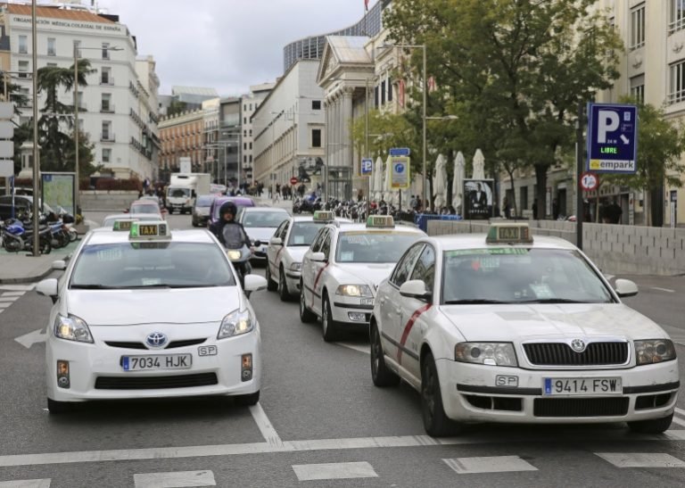 Σαν Σεμπαστιάν: Μεγάλη κινητοποίηση του κλάδου των ταξί κατά της Uber στις 26 Μαρτίου