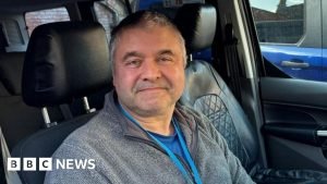 Βρετανία: Η αύξηση της τιμής των καυσίμων καθιστά τον βιοπορισμό των οδηγών ταξί δύσκολη υπόθεση