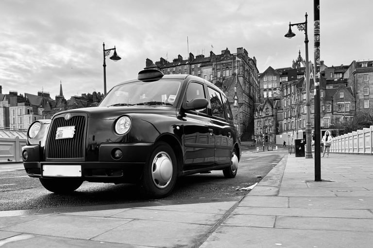 Εδιμβούργο: Οι οδηγοί ενοικιαζόμενων πιέζουν για πρόσβαση στις λεωφορειολωρίδες