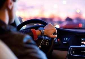 Ισπανία: Πρόστιμο 200.000 ευρώ σε εταιρεία ενοικιαζόμενων για τον 24ωρο έλεγχο των εργαζομένων της μέσω των προσωπικών κινητών τηλεφώνων τους