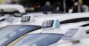 Ιταλία: Μέτρια αύξηση των μέσων αποδοχών, με σημαντικές διαφορές μεταξύ Βορρά και Νότου, εμφανίζουν τα εισοδήματα των οδηγών ταξί