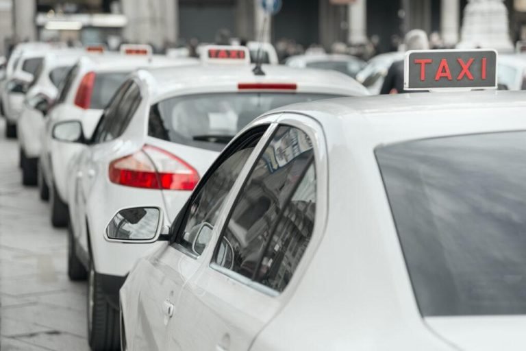 Μιλάνο: Τα τιμολόγια ταξί προς τα αεροδρόμια Μαλπένσα, Λινάτε και Όριο αλ Σέριο για το 2026