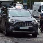 Παρίσι: Αθρόες προσλήψεις οδηγών ταξί από την Uber – στρατηγικές εκμετάλλευσης καταγγέλλουν οι ενώσεις
