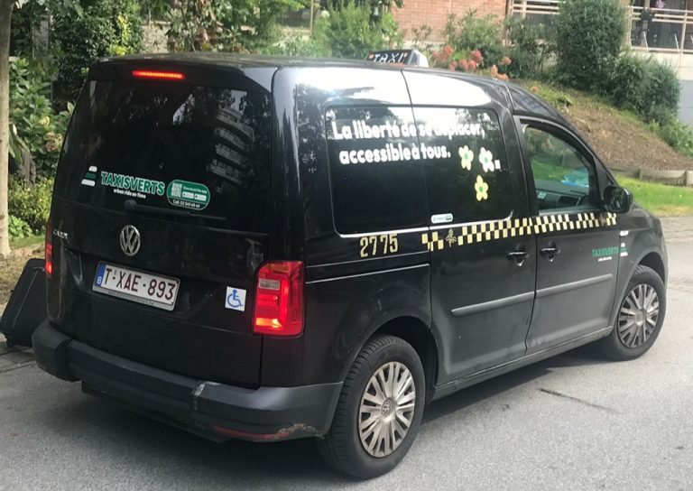 Βρυξέλλες: H δημόσια υπηρεσία μεταφοράς για άτομα με μειωμένη κινητικότητα θα παρέχεται πλέον αποκλειστικά από προσαρμοσμένα ταξί