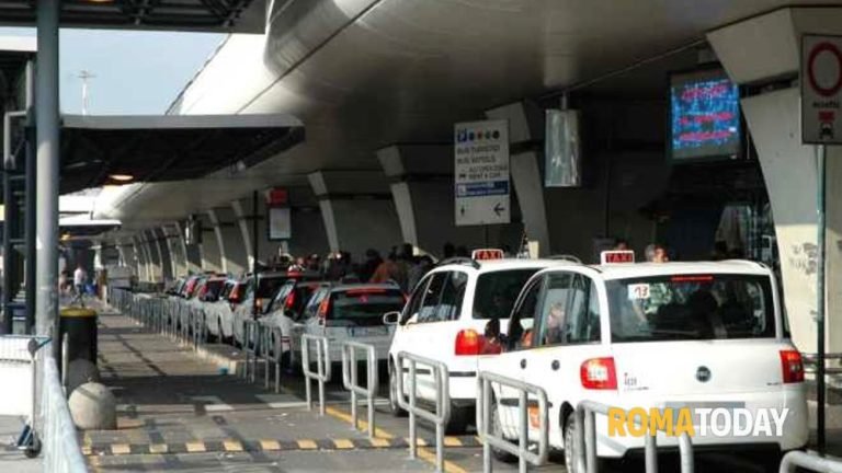 Ιταλία: Εποχικές άδειες στο Φιουμιτσίνο μόνο σε αδειοδοτημένους οδηγούς ταξί με εφεδρικό όχημα για την κάλυψη της καλοκαιρινής ζήτησης
