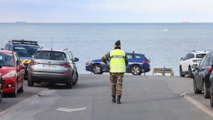 Γαλλία: Σύλληψη 6 οδηγών ενοικιαζόμενων που μετέφεραν μετανάστες στις βόρειες ακτές της χώρας προκειμένου να περάσουν στη Βρετανία