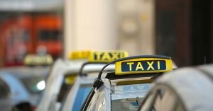 Βιέννη: Με τις τιμές του ντίζελ σε ιστορικά υψηλά επίπεδα, ο κλάδος των ταξί ζητά απαλλαγή από τον φόρο καυσίμων και αναθεώρηση των τιμολογίων