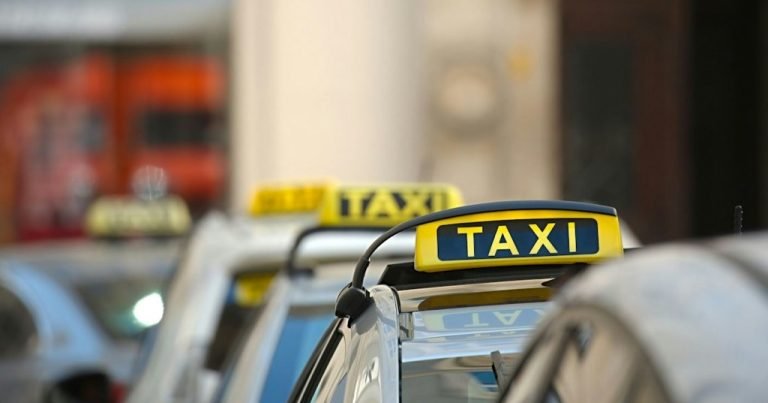 Βιέννη: Με τις τιμές του ντίζελ σε ιστορικά υψηλά επίπεδα, ο κλάδος των ταξί ζητά απαλλαγή από τον φόρο καυσίμων και αναθεώρηση των τιμολογίων