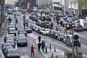 Βέλγιο: Οι οδηγοί ταξί των Βρυξελλών διαμαρτύρονται για την ασφυξία που υφίστανται από τις πλατφόρμες
