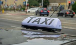 Κροατία: Οχήματα με ξένες πινακίδες προφέρουν παράνομες υπηρεσίες ταξί και οι αρμόδιοι κωφεύουν