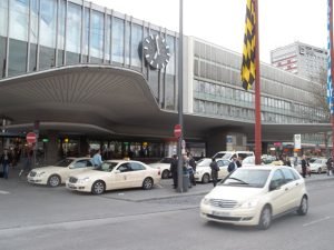 Γερμανία: Κατά παραγγελία μελέτη χαρακτηρίζει τα ταξί υπερβολικά ακριβά, παραβλέποντας τις ρυθμιστικές απαιτήσεις που διαμορφώνουν τις τιμές