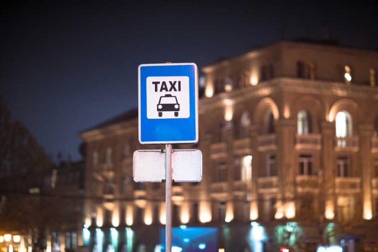 Iσπανία: Η ασφάλεια των οδηγών ταξί εξαρτάται από το ωράριο εργασίας και την περιοχή, σύμφωνα με έρευνα