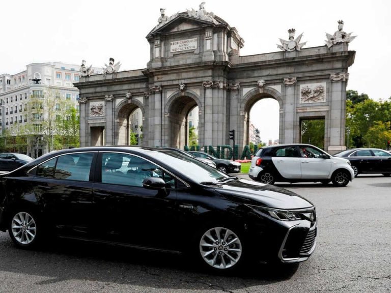 Μαδρίτη: Σχεδόν 20.000 οι πιστοποιημένοι οδηγοί ενοικιαζόμενων – νέο σύστημα εξετάσεων για το 2027