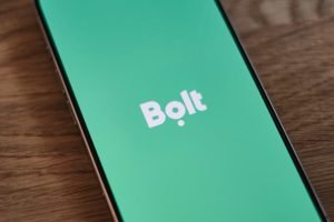 Bρετανία: Η Bolt αλλάζει το μοντέλο απασχόλησης για τους οδηγούς της υπηρεσίας Standard, χαρακτηρίζοντάς τους εργαζόμενους