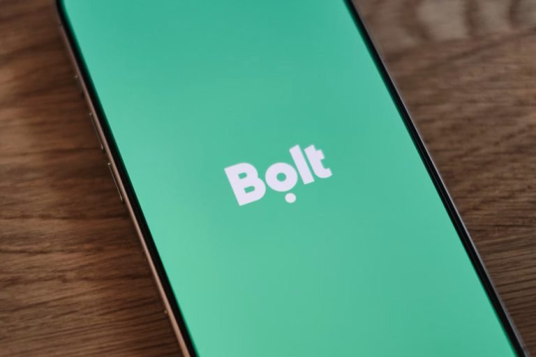 Bρετανία: Η Bolt αλλάζει το μοντέλο απασχόλησης για τους οδηγούς της υπηρεσίας Standard, χαρακτηρίζοντάς τους εργαζόμενους