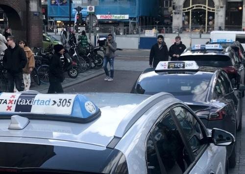 Unfair-competition_-Taxi-drivers-also-sound-the-alarm-in-The-Hague