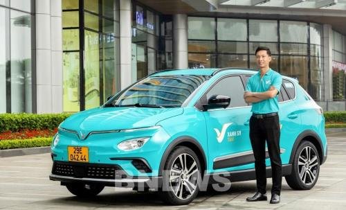 first_electric_taxi_service_launched_in_hanoi